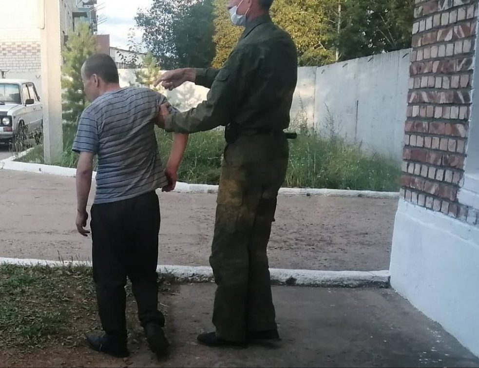 "Все побежали, и я побежал". Подробности побега осужденных из психдиспансера в Бурятии "Все побежали, и я побежал". Подробности побега осужденных из психдиспансера в Бурятии