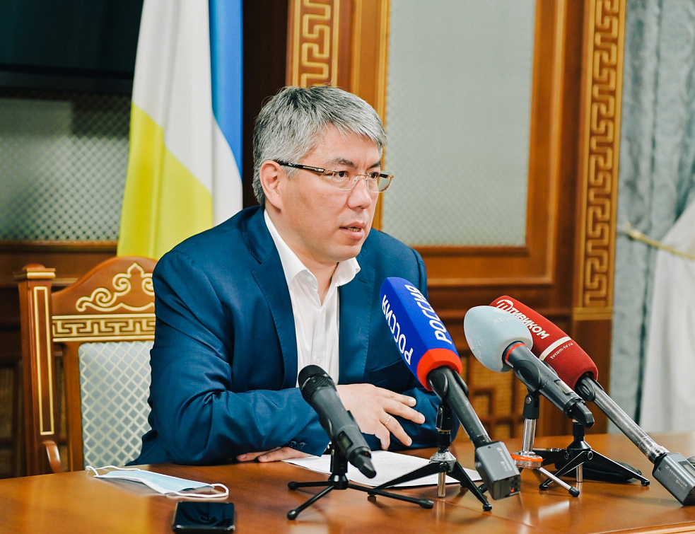 Глава Бурятии: "Вся медицинская сеть перегружена" Глава Бурятии: "Вся медицинская сеть перегружена"