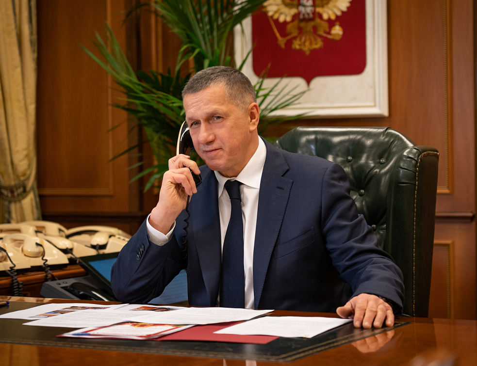 Юрий Трутнев подарил путевку на Байкал Юрий Трутнев подарил путевку на Байкал
