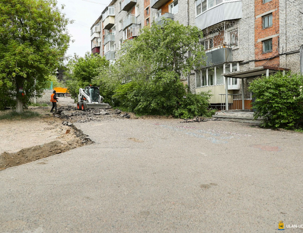 В Улан-Удэ начали благоустраивать дворы В Улан-Удэ начали благоустраивать дворы