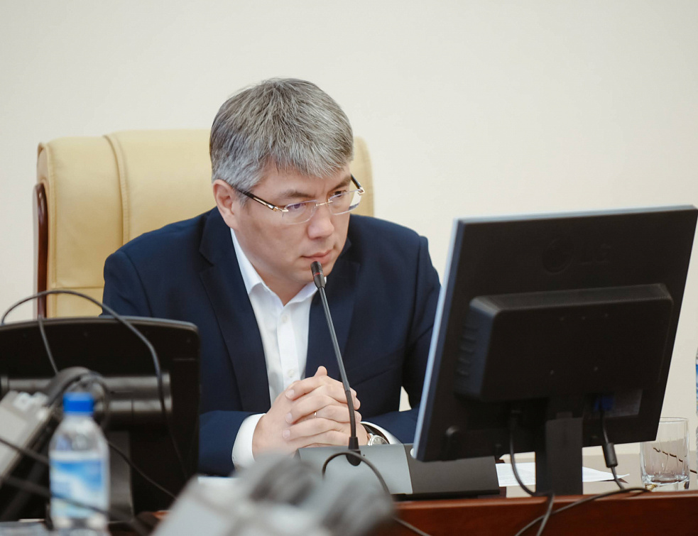 Глава Бурятии поручил ускорить оформление документов для выплат пострадавшим от паводков Глава Бурятии поручил ускорить оформление документов для выплат пострадавшим от паводков