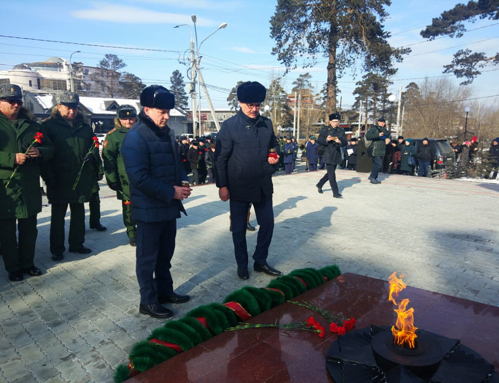 На мемориале воинам, умершим от ран в госпиталях Улан-Удэ вернули Вечный огонь На мемориале воинам, умершим от ран в госпиталях Улан-Удэ вернули Вечный огонь