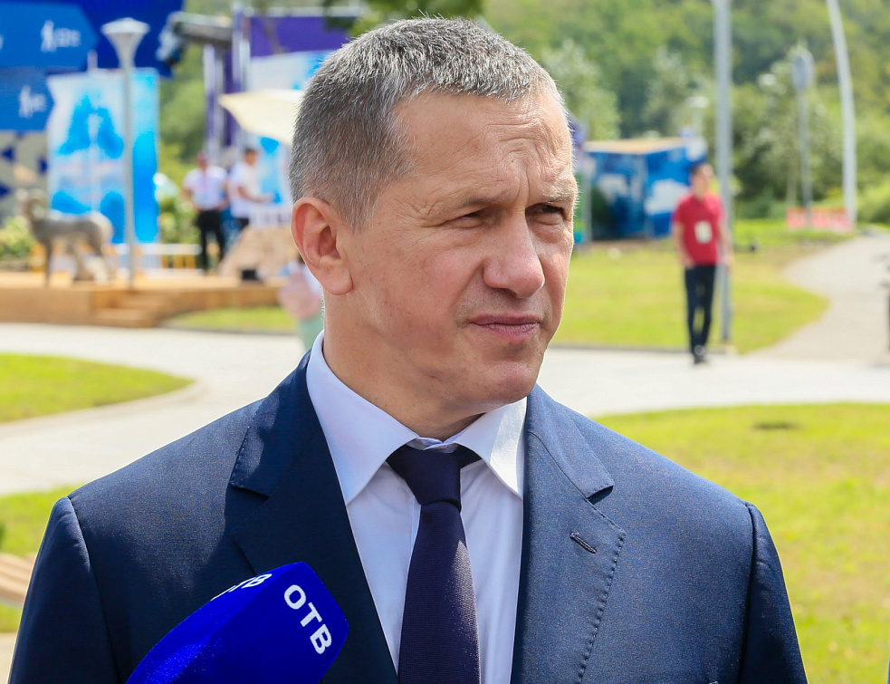 Юрий Трутнев оценил готовность экспозиции Бурятии к ВЭФ Юрий Трутнев оценил готовность экспозиции Бурятии к ВЭФ