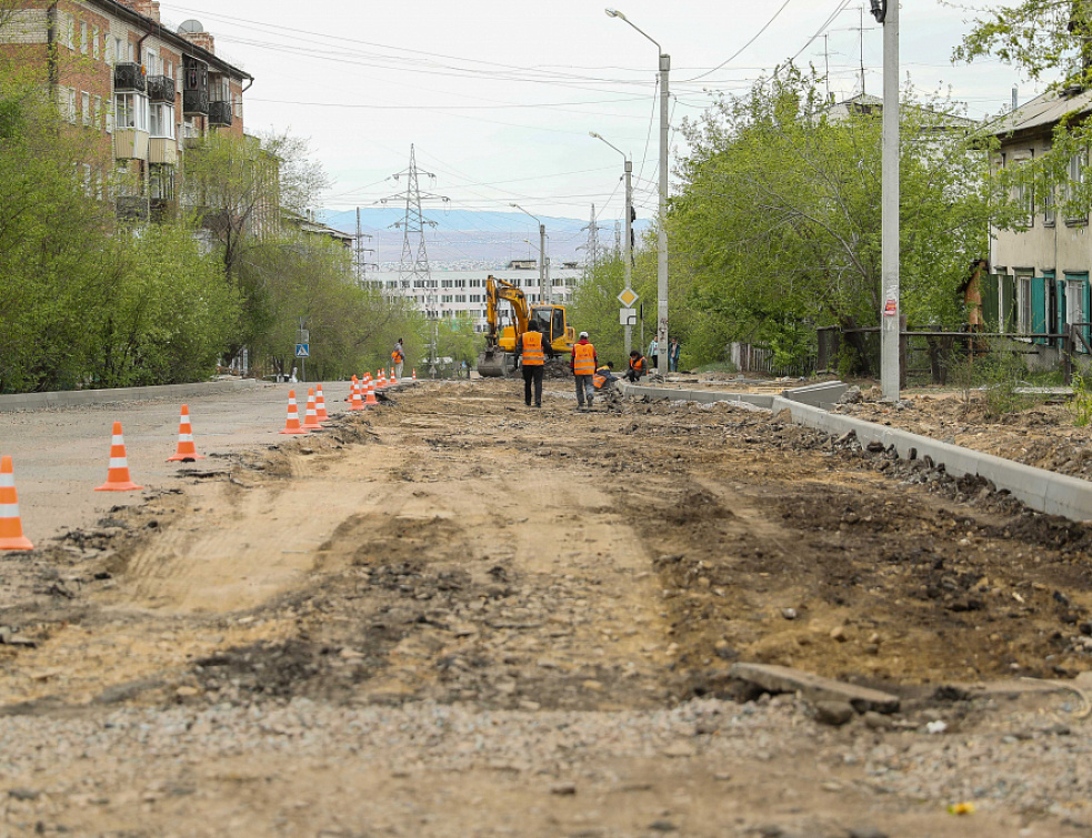 В горсовете Улан-Удэ рекомендовали приостановить ремонт на улицах Революции 1905 года и Хахалова В горсовете Улан-Удэ рекомендовали приостановить ремонт на улицах Революции 1905 года и Хахалова